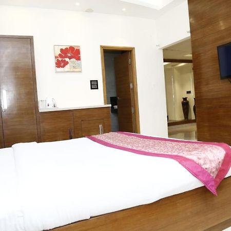 Hotel Pacific Roorkee 外观 照片