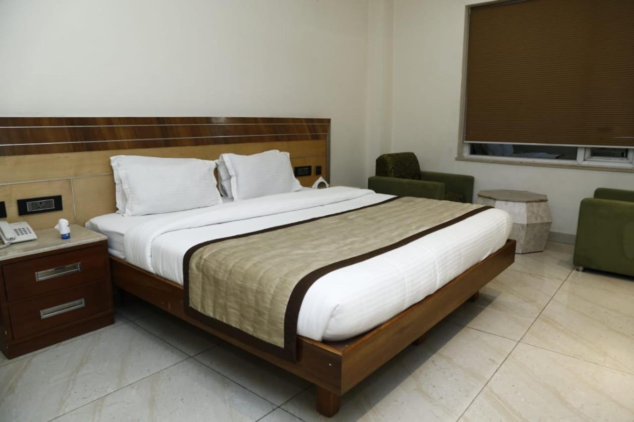 Hotel Pacific Roorkee 外观 照片