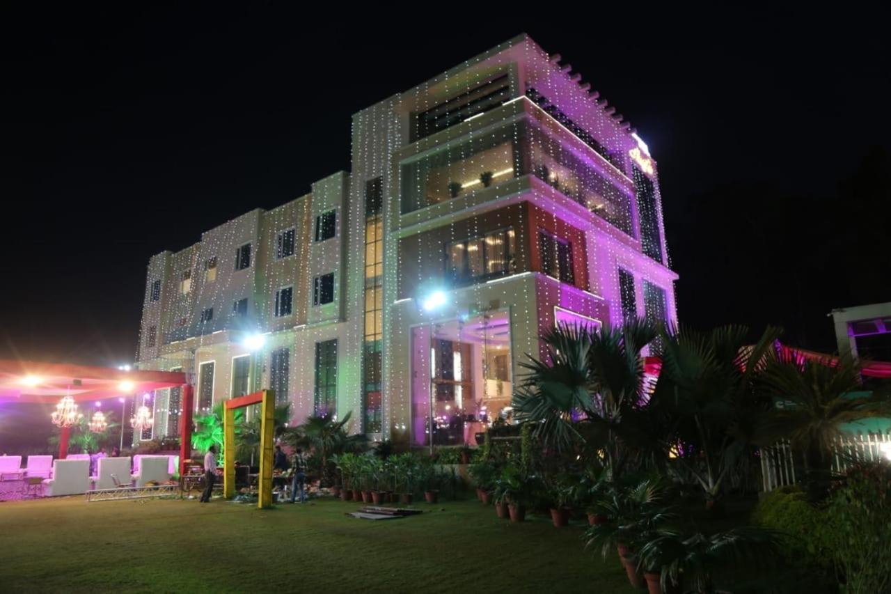 Hotel Pacific Roorkee 外观 照片