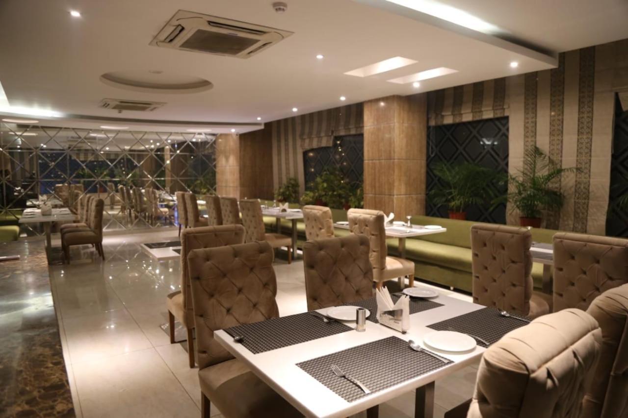 Hotel Pacific Roorkee 外观 照片